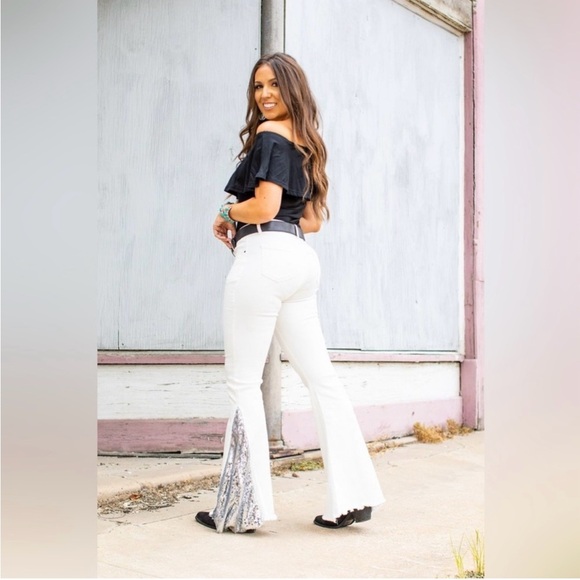 L&B white sequin flare jeans. Size 12 NWT - Picture 2 of 16